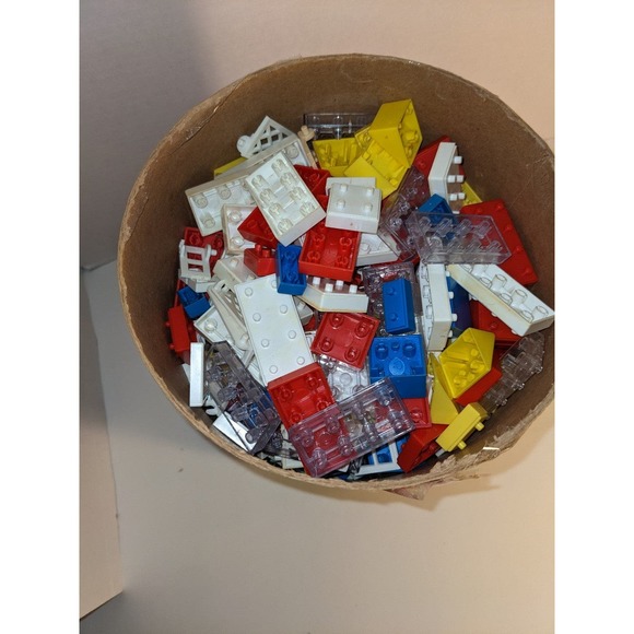 Vintage 1970 Playskool Milton Bradley Plastic Building Bricks - 278 Pieces - Picture 7 of 7